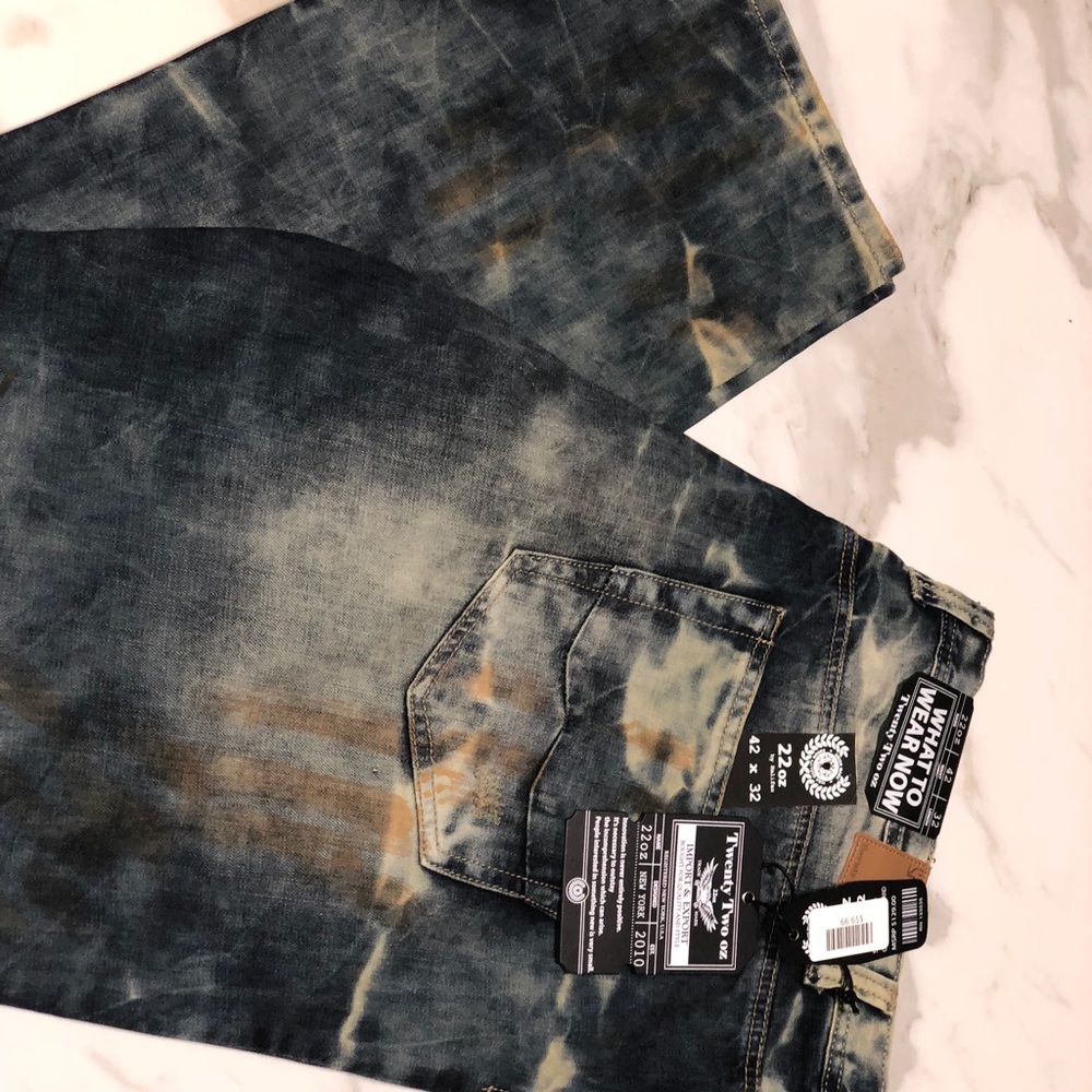 Brand New 22 oz. Jeans Size 42